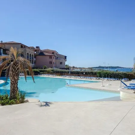 T2 Avec Piscine A 100 M De La Apartmán *